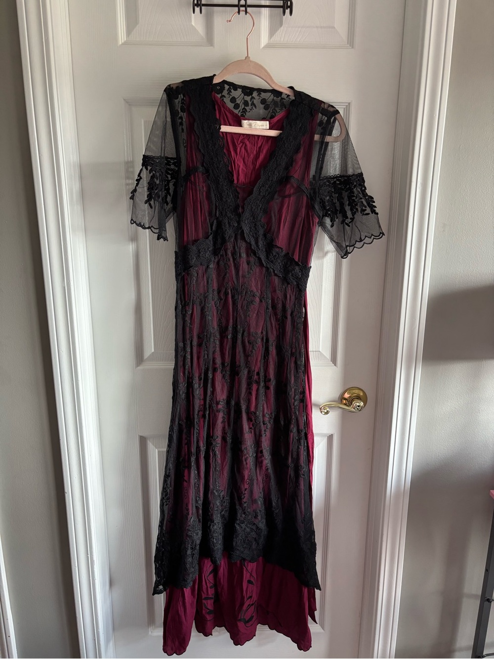 Vintage Lace Black & Red Lace Dress Titanic Rose Costume + Wig & Necklace